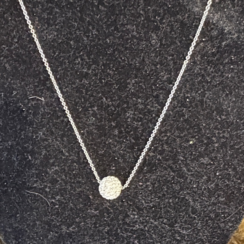 Elegant Silver Pendant Necklace